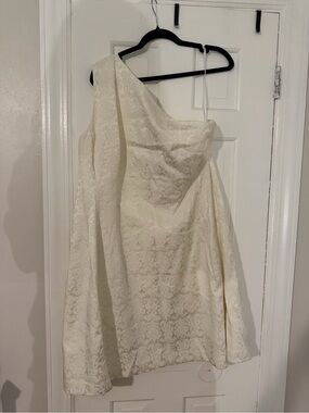 Size 18 One-Shoulder Lace Cocktail Dress in Ivory